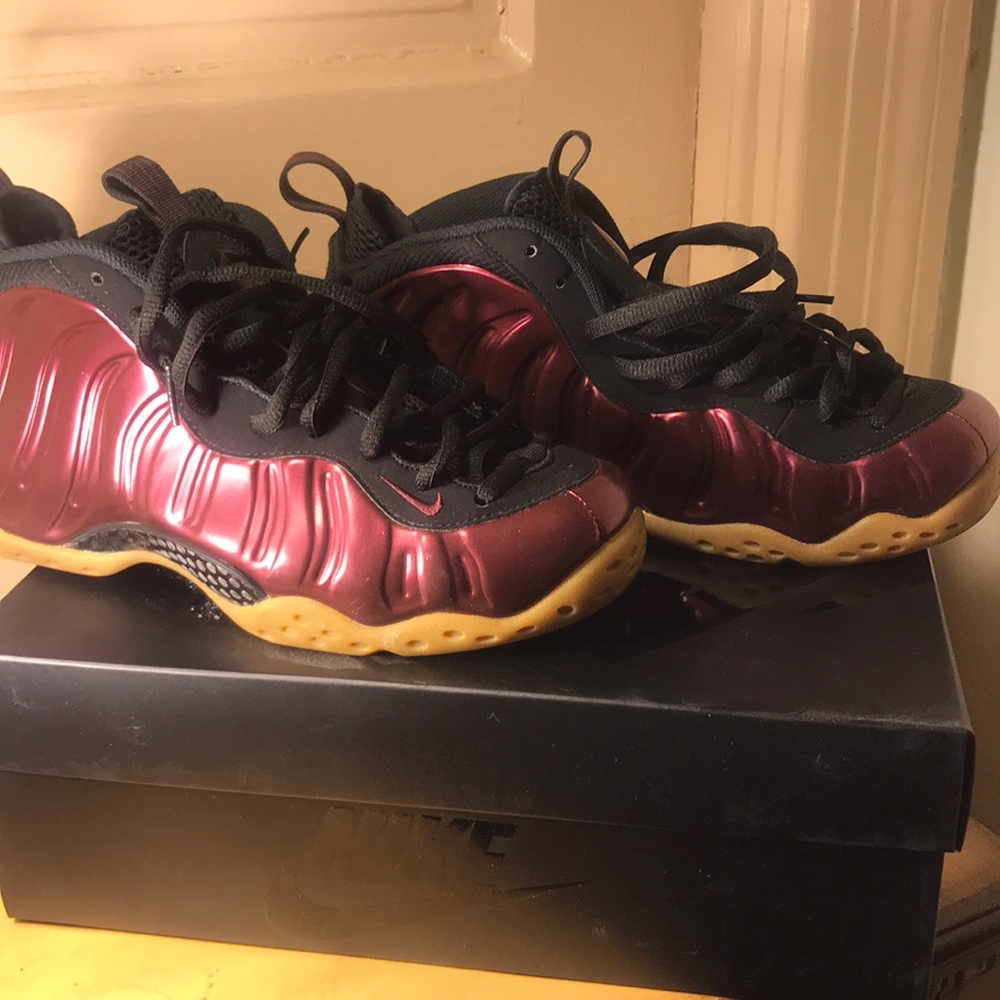 Foamposite Sneakers Burgundy